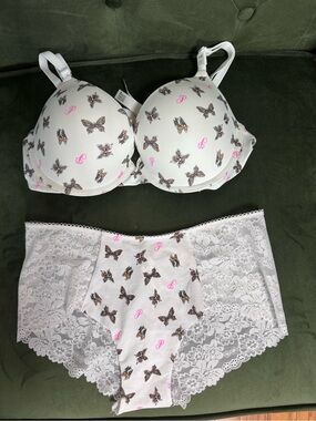 Victoria's Secret White Butterfly Print Lace Bra & cheeky panties Set